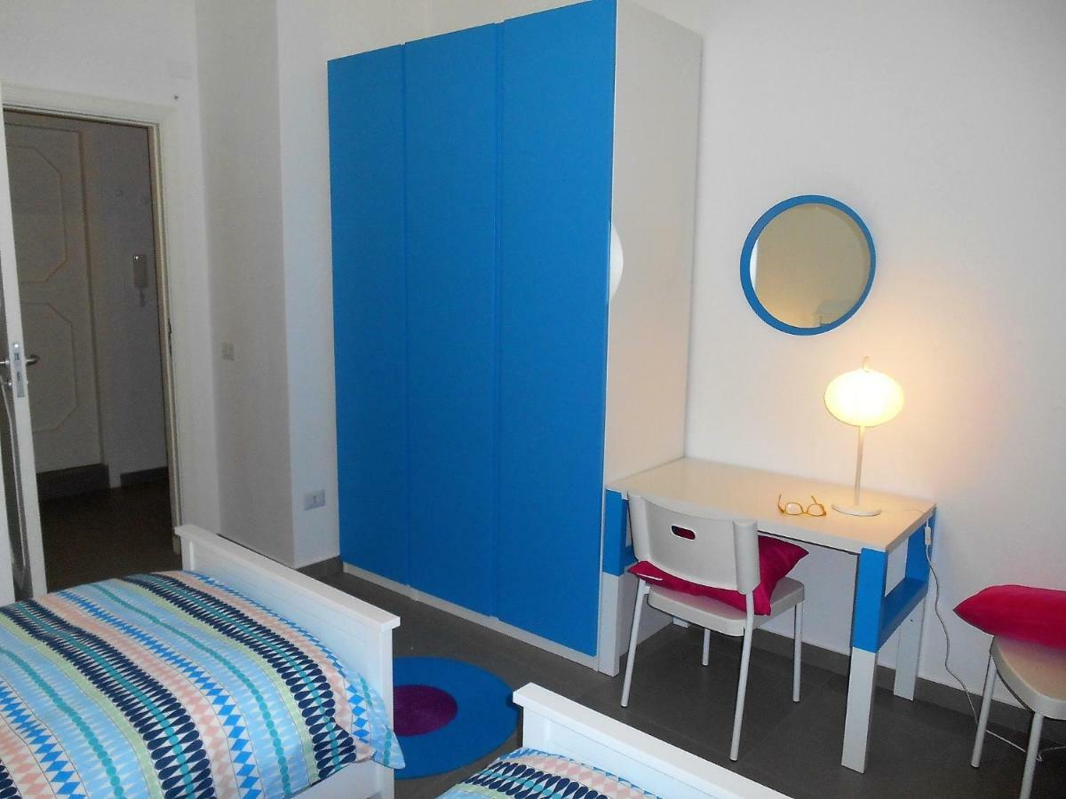 Casa Vacanza "Al Vicolo Delle Colonne" Σαλέρνο Εξωτερικό φωτογραφία
