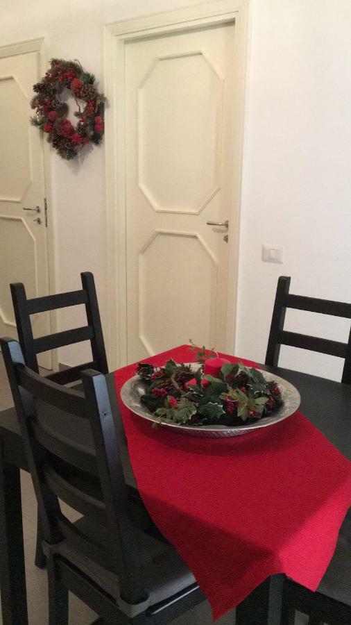 Casa Vacanza "Al Vicolo Delle Colonne" Σαλέρνο Εξωτερικό φωτογραφία