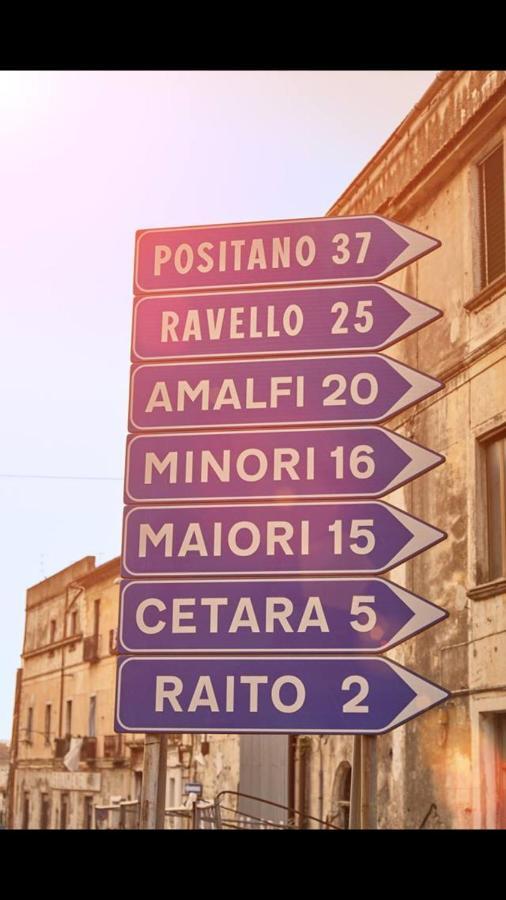 Casa Vacanza "Al Vicolo Delle Colonne" Σαλέρνο Εξωτερικό φωτογραφία
