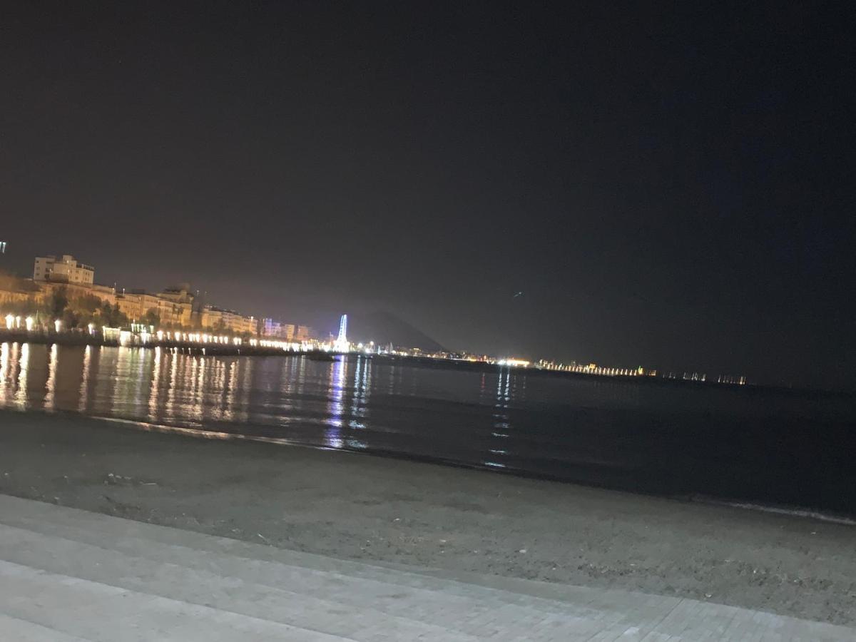 Casa Vacanza "Al Vicolo Delle Colonne" Σαλέρνο Εξωτερικό φωτογραφία